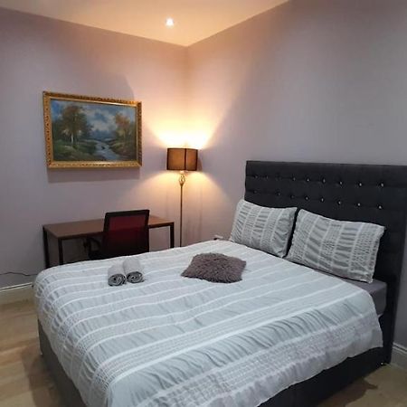 Comfy Fenia Stay London Exterior foto