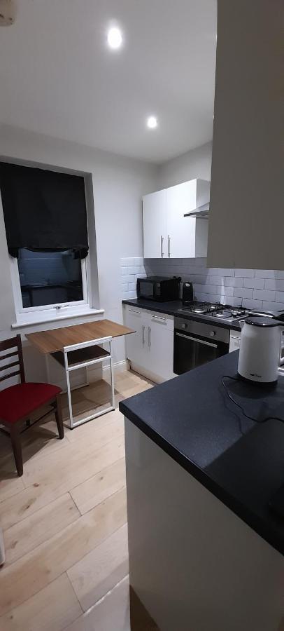 Comfy Fenia Stay London Exterior foto