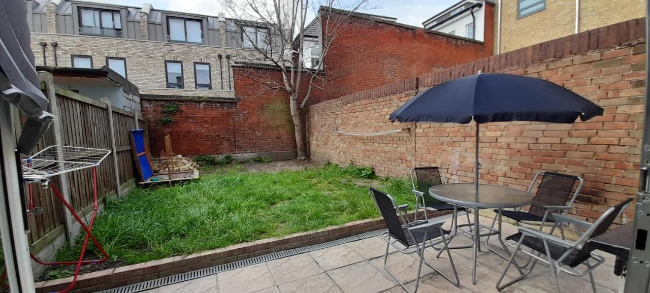 Comfy Fenia Stay London Exterior foto