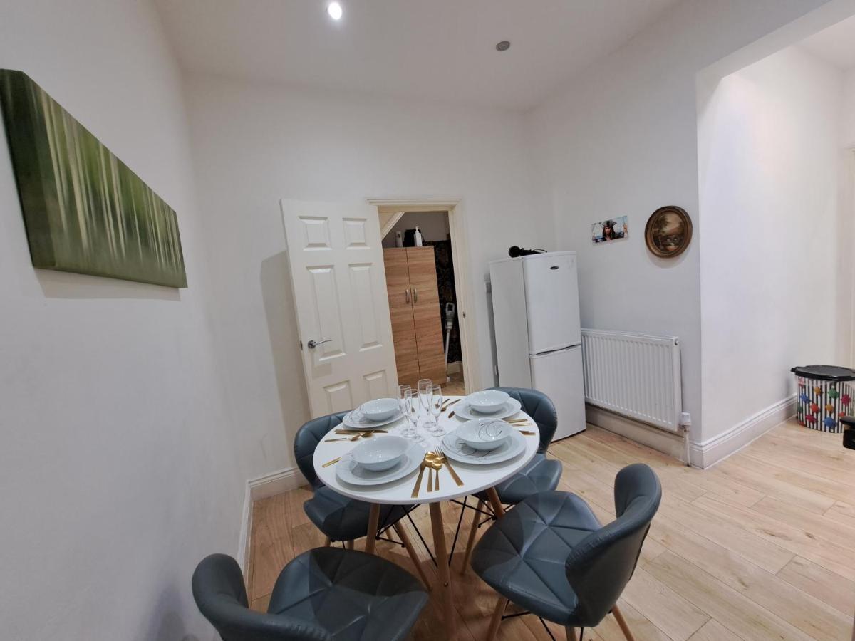 Comfy Fenia Stay London Exterior foto