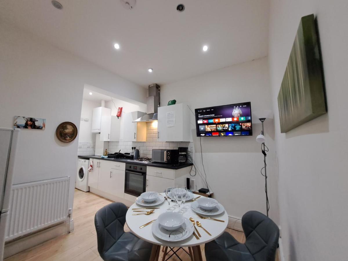 Comfy Fenia Stay London Exterior foto