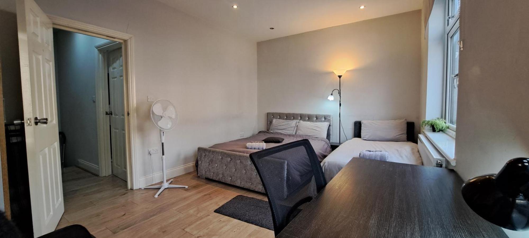 Comfy Fenia Stay London Exterior foto