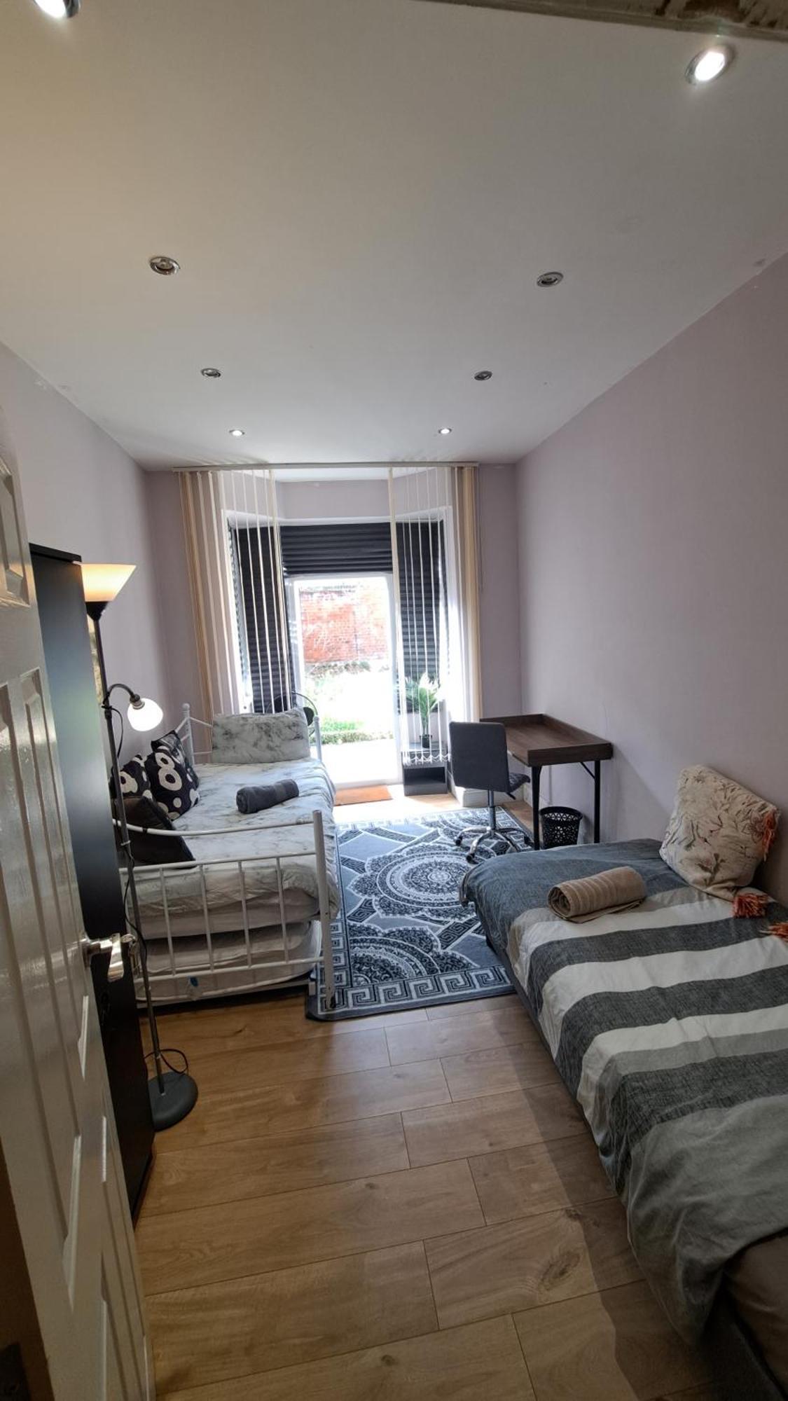Comfy Fenia Stay London Exterior foto