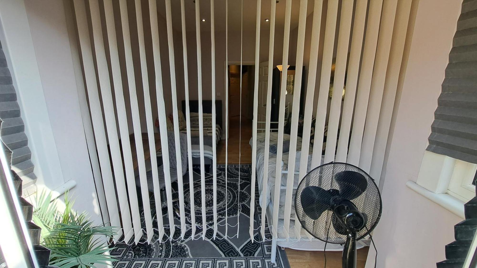 Comfy Fenia Stay London Exterior foto